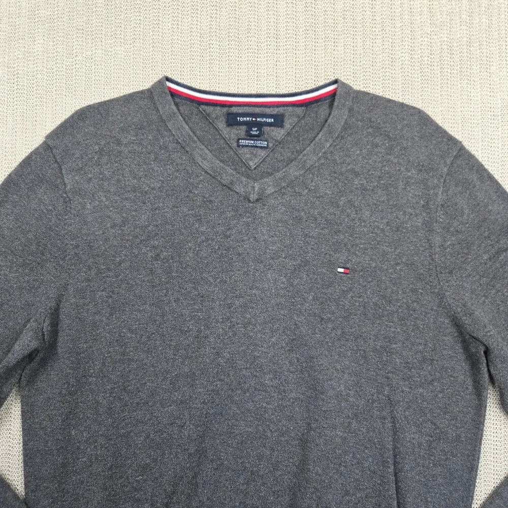 Tommy Hilfiger Sweater Mens Small Gray V Neck Logo Premium Cotton Knit Pullover